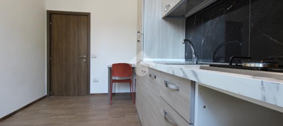 2 bedrooms Apartment in Prato, Italy No. 272073 3