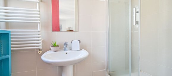 2 rooms Apartment in Paris, France No. 337570 6