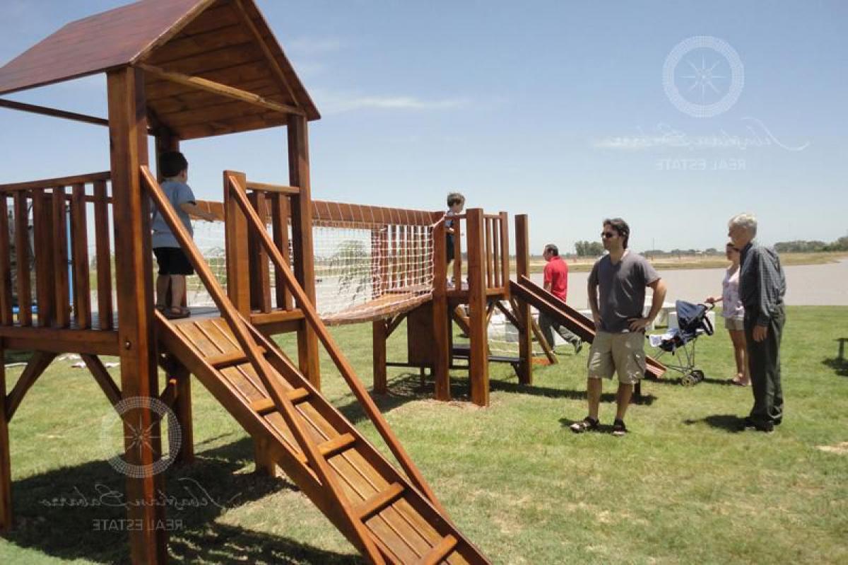  Land in Esteban Echeverria, Argentina No. 33694