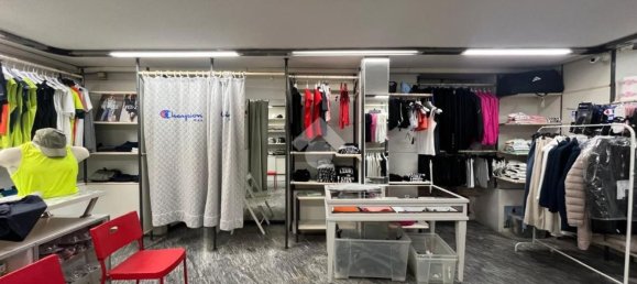 Gewerbliche Immobilie in Rapallo, Italy 190m², Nr. 357006 2