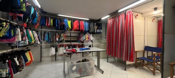 Gewerbliche Immobilie in Rapallo, Italy 190m², Nr. 357006 6