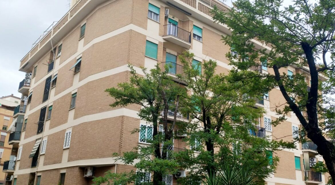 Apartamento de 2 dormitorios en Rome, Italy No. 133604