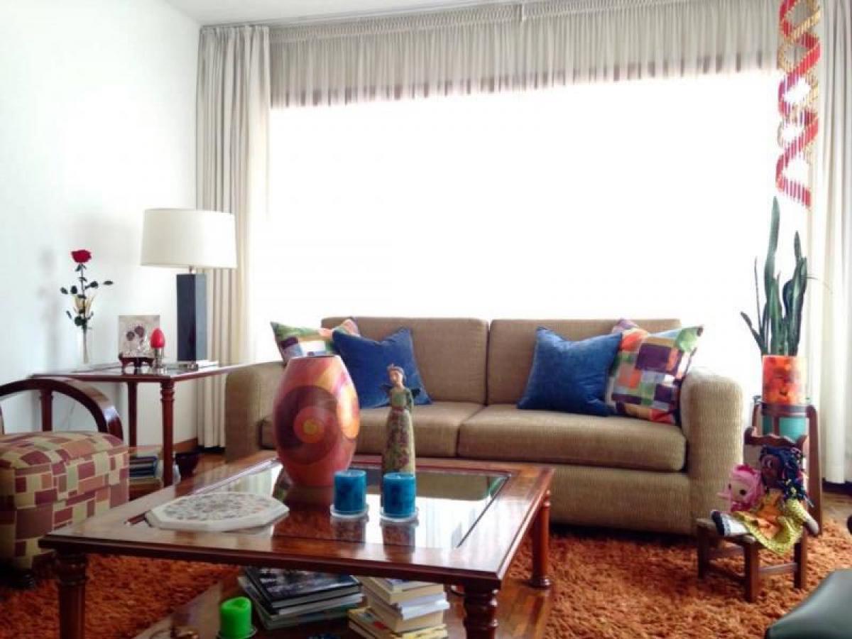 4 bedrooms House in Bogota, Colombia No. 14475