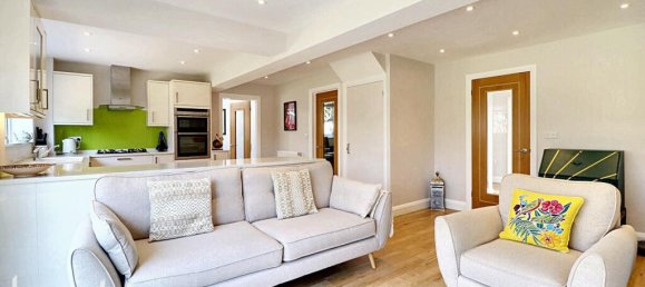 4 bedrooms House in Tatsfield, United Kingdom No. 4731 7