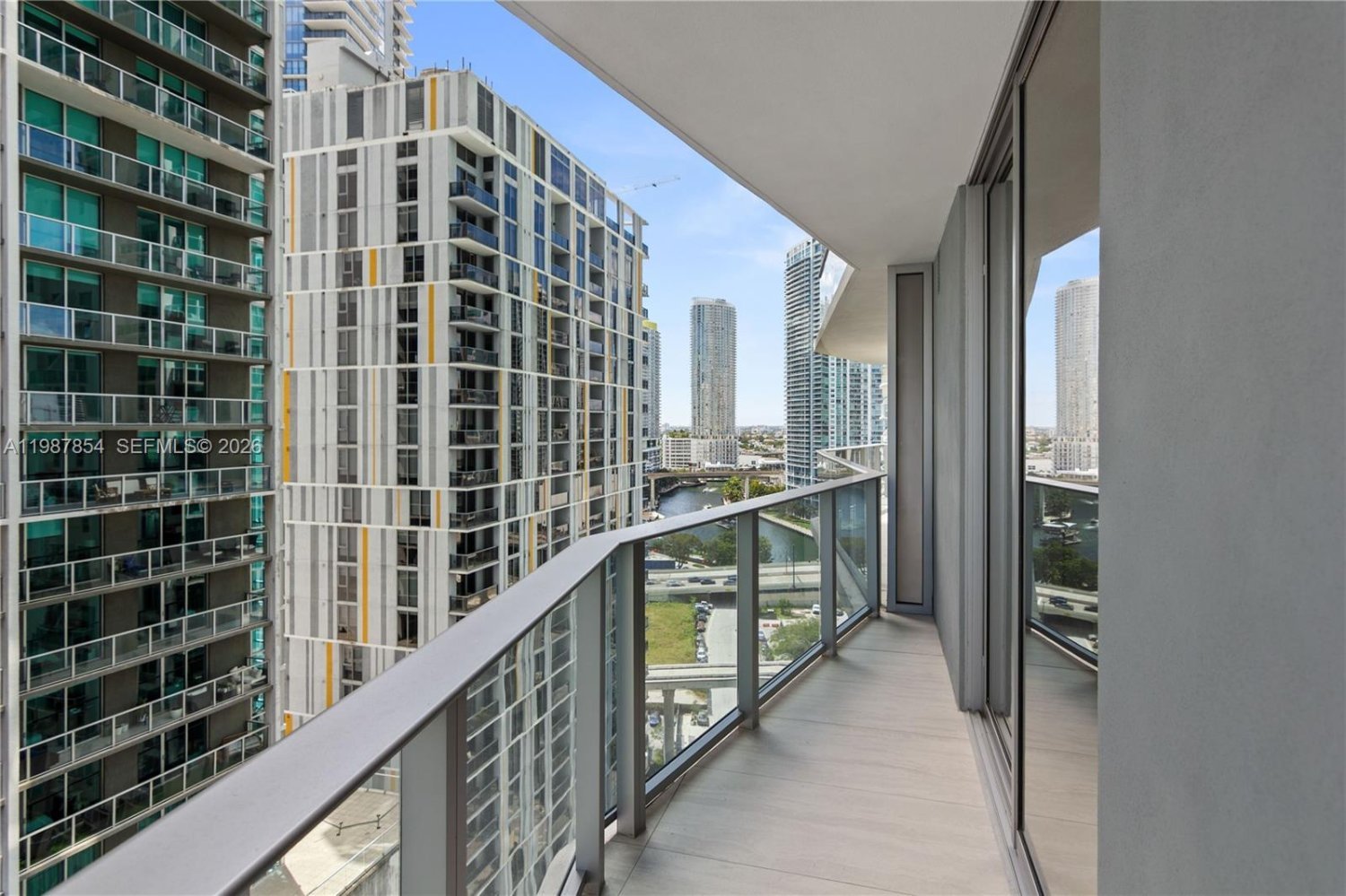 1 غرف نوم عقار تجاري في Miami, الولايات المتحدة رقم 614473