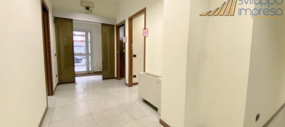 Склад 2100м² в Брессо, Италия № 70807 7