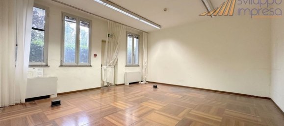 Склад 2100м² в Брессо, Италия № 70807 3