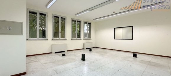 Склад 2100м² в Брессо, Италия № 70807 14