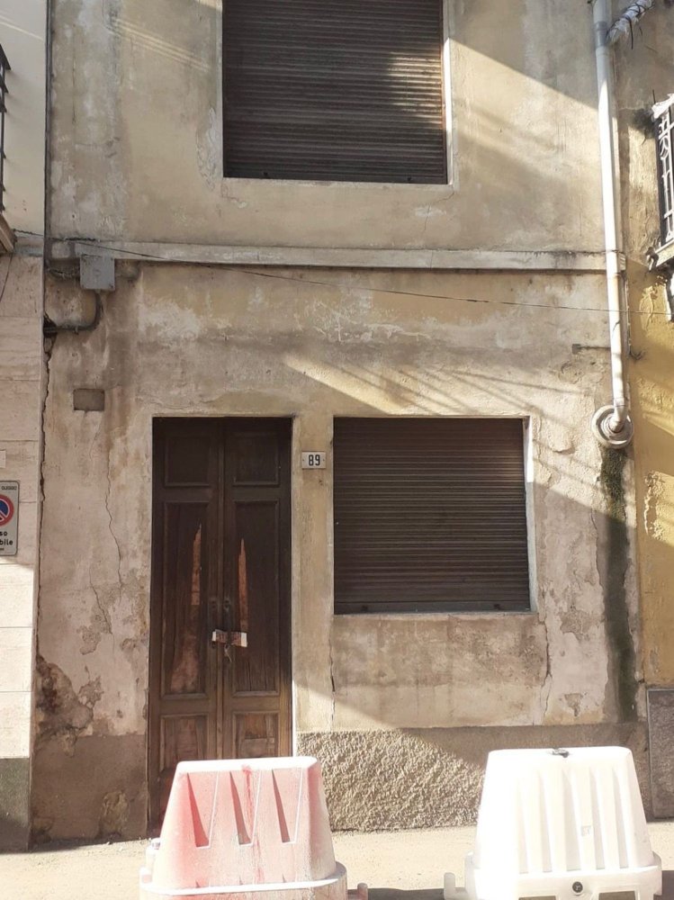 3 rooms House in Oleggio, Italy No. 170706