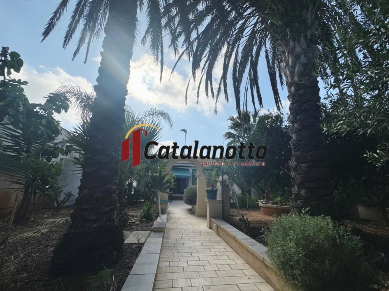 Вилла с 6 спальнями в Кастельветрано, Италия № 381696