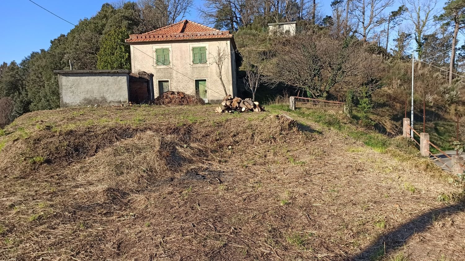 Дом с 6 комнатами в Сестри Леванте, Италия № 185459