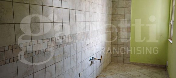 4 bedrooms Apartment in Montaquila, Italy No. 311523 5