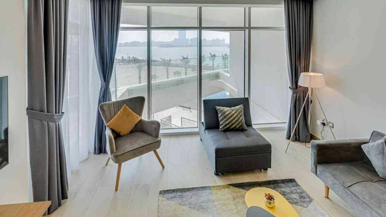 Квартира с 2 спальнями в MINA BY AZIZI, Пальма Джумейра, ОАЭ № 60372