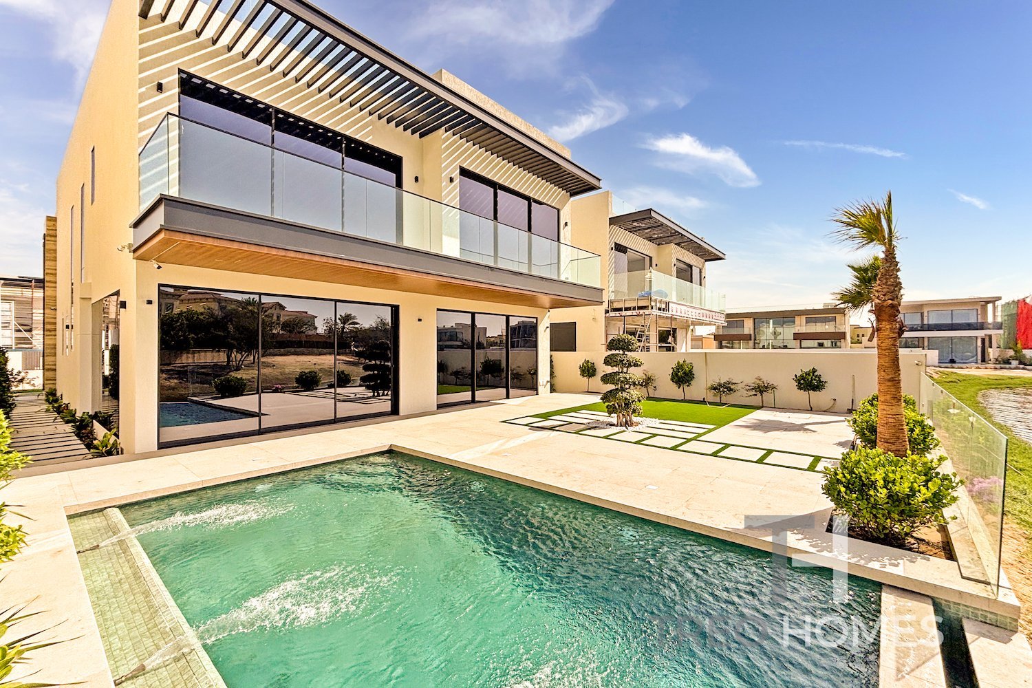 5 bedrooms Villa in Jumeirah Park, UAE No. 94413