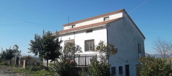 4 rooms House in Scerni, Italy No. 225637 3