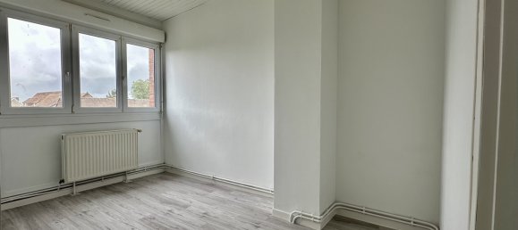 3 bedrooms House in Cantin, France No. 58641 10