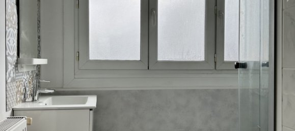 3 bedrooms House in Cantin, France No. 58641 7