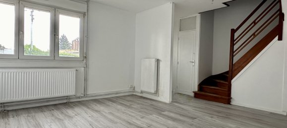 3 bedrooms House in Cantin, France No. 58641 4