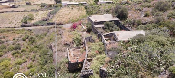 Casa de 1 dormitorio en Pantelleria, Italy No. 303920 2