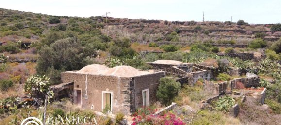 Casa de 1 dormitorio en Pantelleria, Italy No. 303920 7