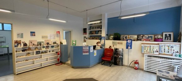 9 bedrooms Commercial property in Milan, Italy No. 239624 4