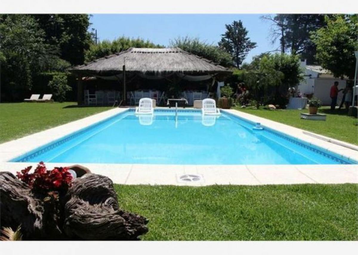 3 bedrooms House in Ezeiza, Argentina No. 55886