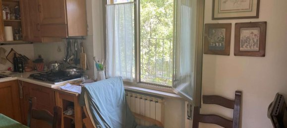 5 rooms Apartment in Perugia, Italy No. 41290 4