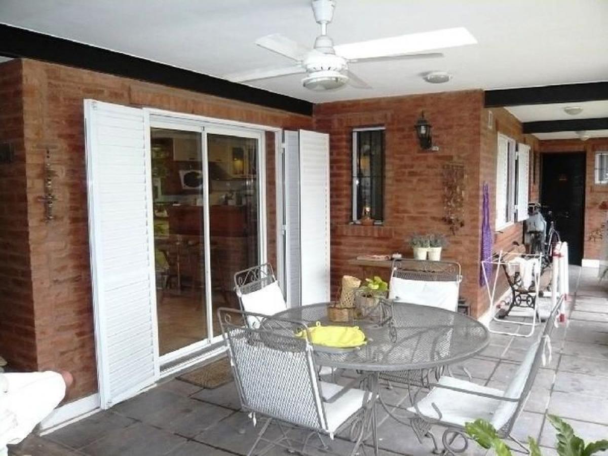 3 bedrooms House in Esteban Echeverria, Argentina No. 12651