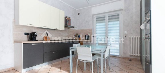 3 Schlafzimmer Wohnung in Val della Torre, Italy, Nr. 324048 8