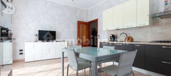 3 Schlafzimmer Wohnung in Val della Torre, Italy, Nr. 324048 11