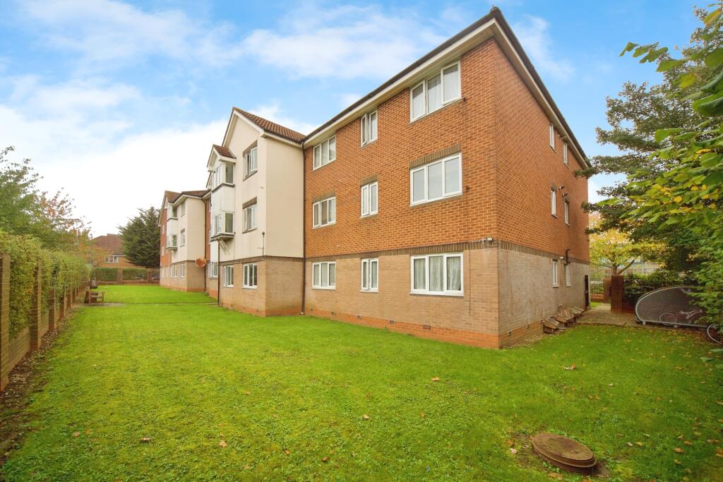 2 bedrooms Apartment in London, United Kingdom No. 11658