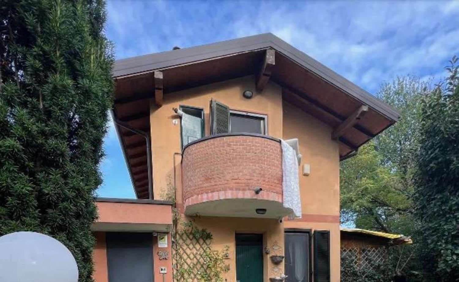 3 rooms House in Somma Lombardo, Italy No. 14470