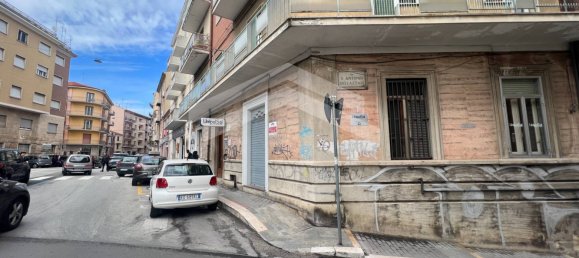 Propiedad comercial de 1 habitación en Campobasso, Italy No. 62753 4