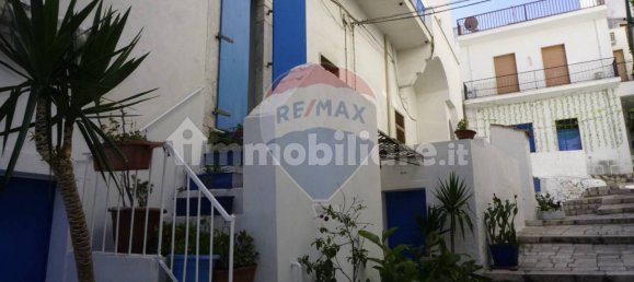 2 bedrooms Apartment in Peschici, Italy No. 317462 2