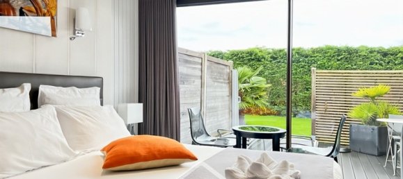 5 غرف نوم فيلا في Isques, France رقم 56101 21