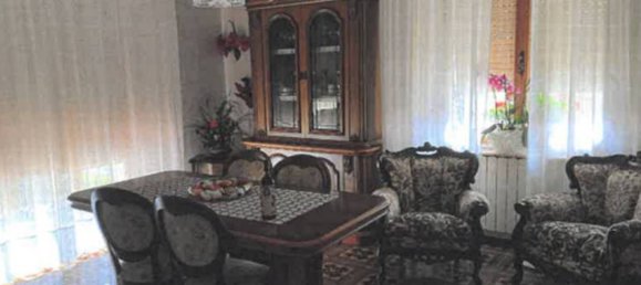 3 bedrooms Apartment in Urbania, Italy No. 287343 8