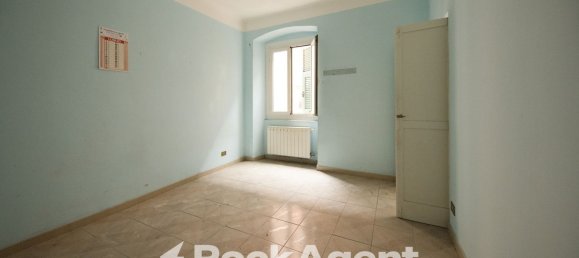 4 rooms Apartment in Genoa, Italy No. 99629 6