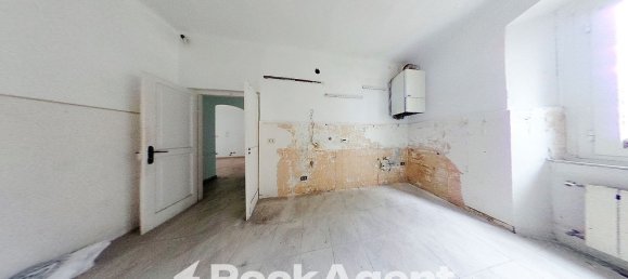 4 rooms Apartment in Genoa, Italy No. 99629 36