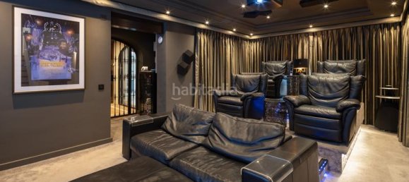 7 bedrooms House in La Quinta, Spain No. 40638 10