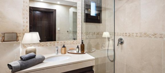 7 bedrooms House in La Quinta, Spain No. 40638 19