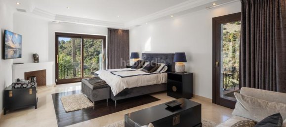 7 bedrooms House in La Quinta, Spain No. 40638 15