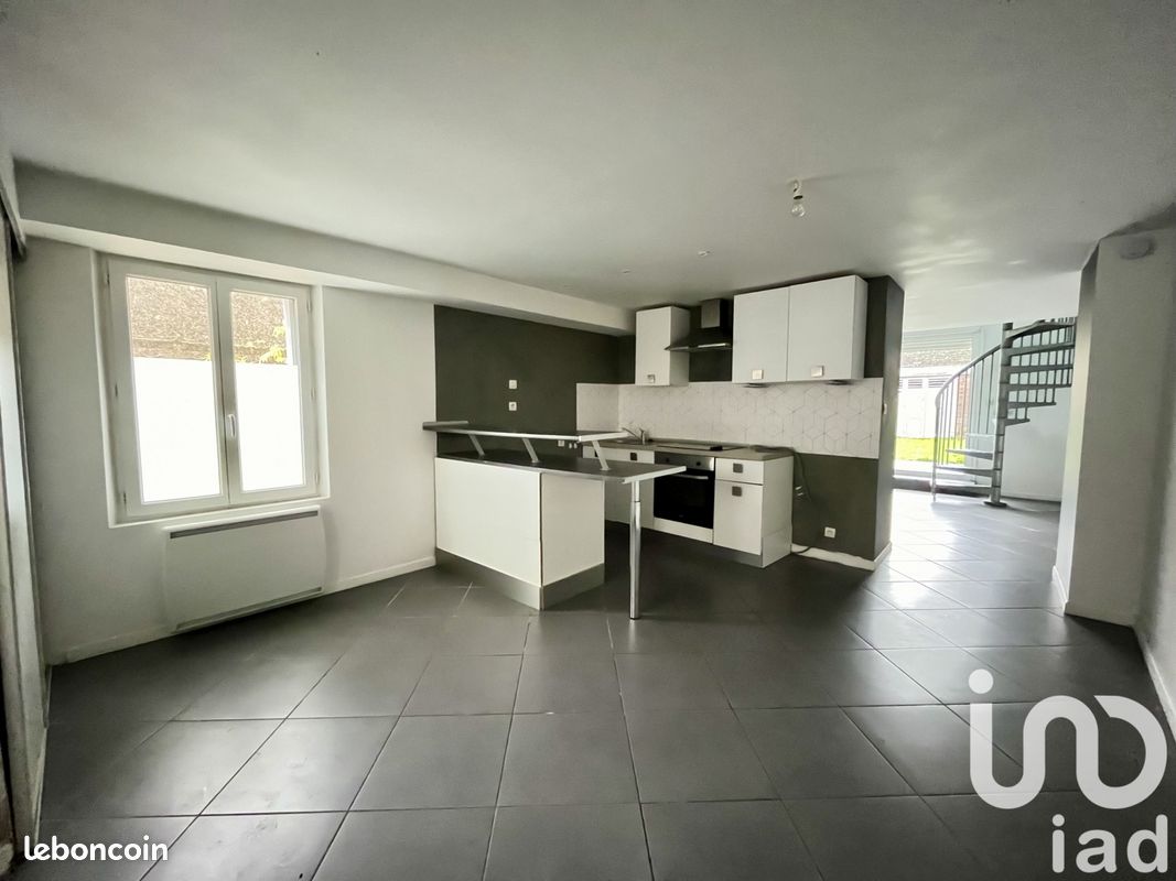 3غرفة تاون هاوس في Monts, France رقم 43923