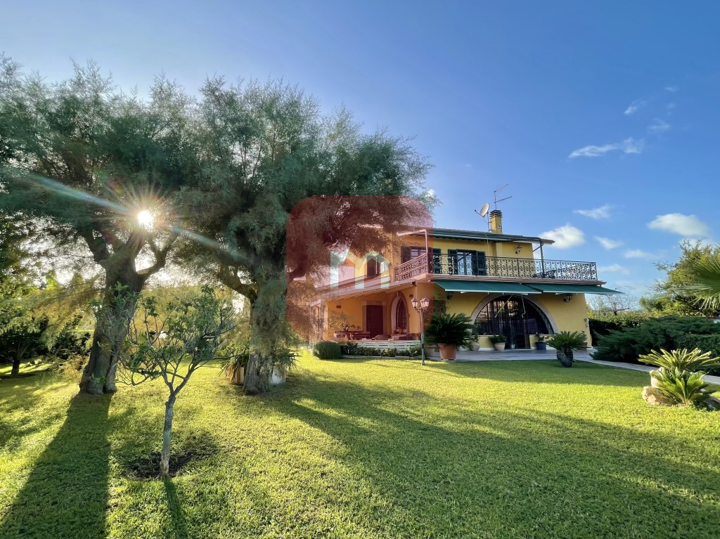 Villa de 3 dormitorios en Ardea, Italy No. 213622