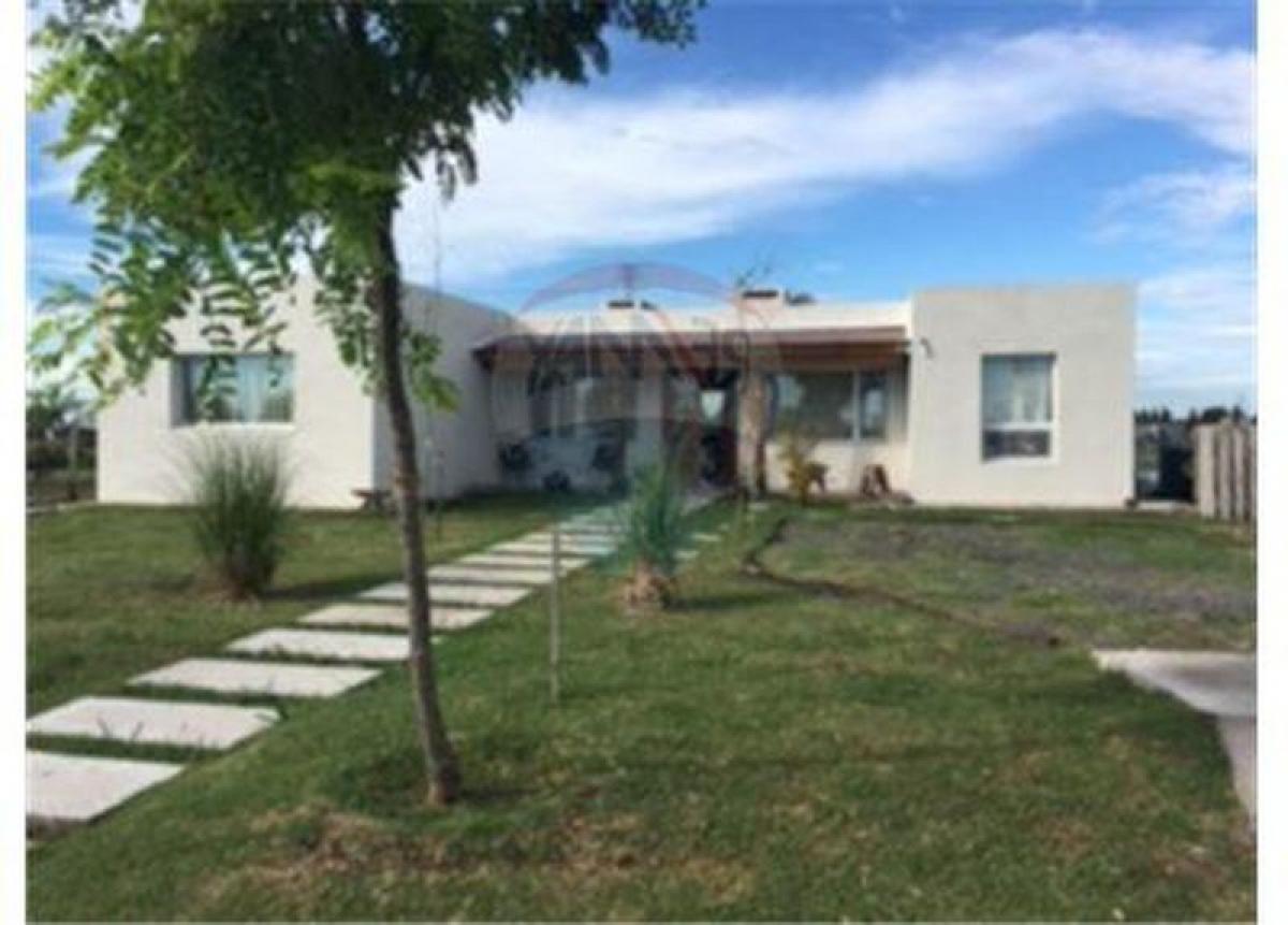 3 bedrooms House in Tigre, Argentina No. 80870