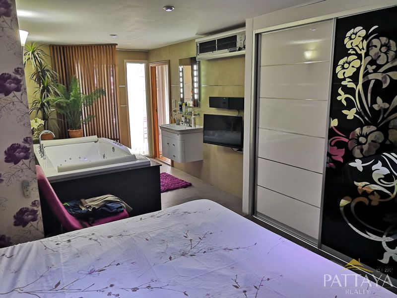 1 bedroom Condo in Pattaya, Thailand No. 998
