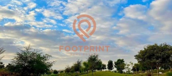 4 bedrooms Villa in Dubai, UAE No. 24703 8