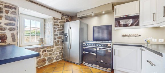 3 bedrooms House in Bas-en-Basset, France No. 355720 3