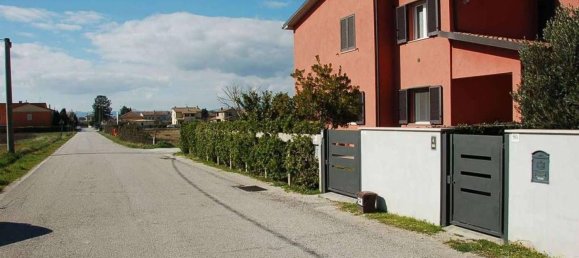 Grundstück in Foligno, Italy 2600m², Nr. 316484 3