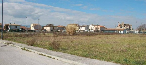 Grundstück in Foligno, Italy 2600m², Nr. 316484 11
