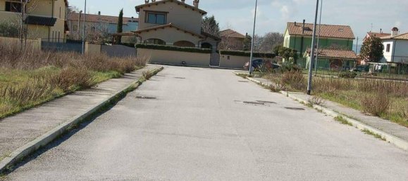 Grundstück in Foligno, Italy 2600m², Nr. 316484 10